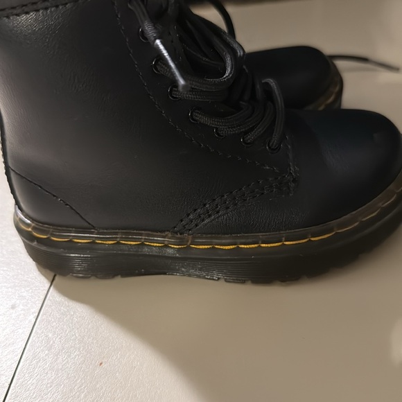Dr martens toddler sz8 like new no tag - Picture 2 of 4